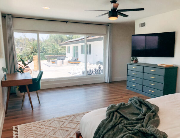 the primary bedroom at the murray house san diego